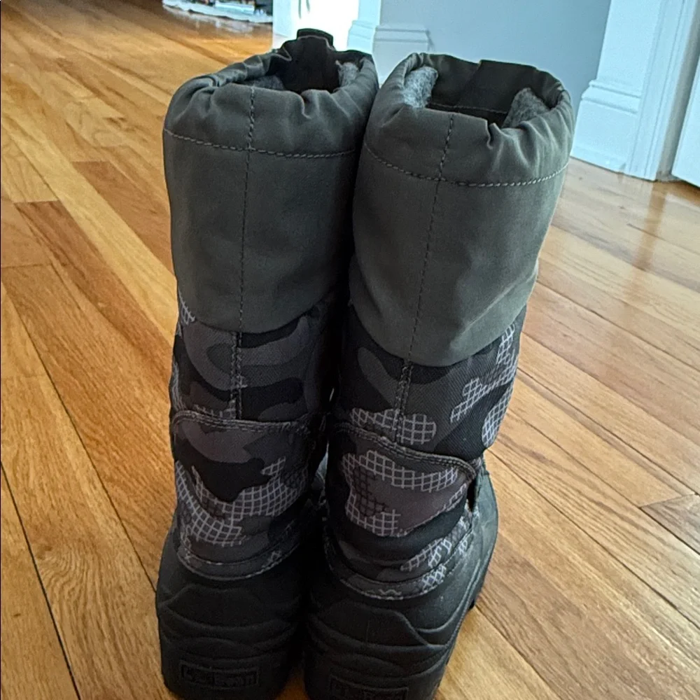 L.L. Bean Black and Gray Camouflage Snow Boots - Picture 2 of 7